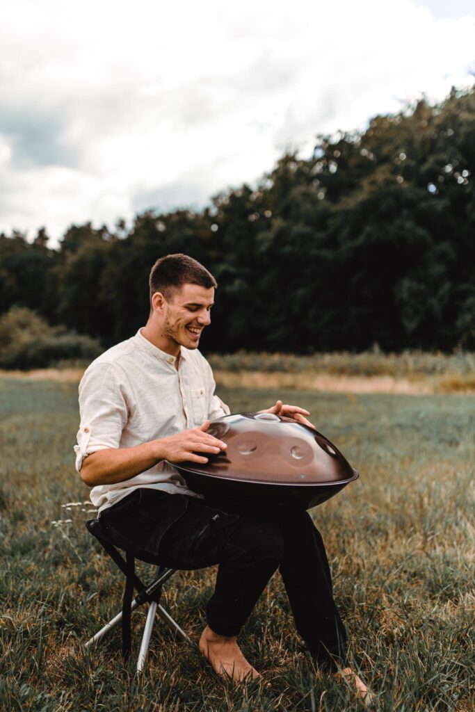 Konstantin Rößler Handpan Spieler Musik